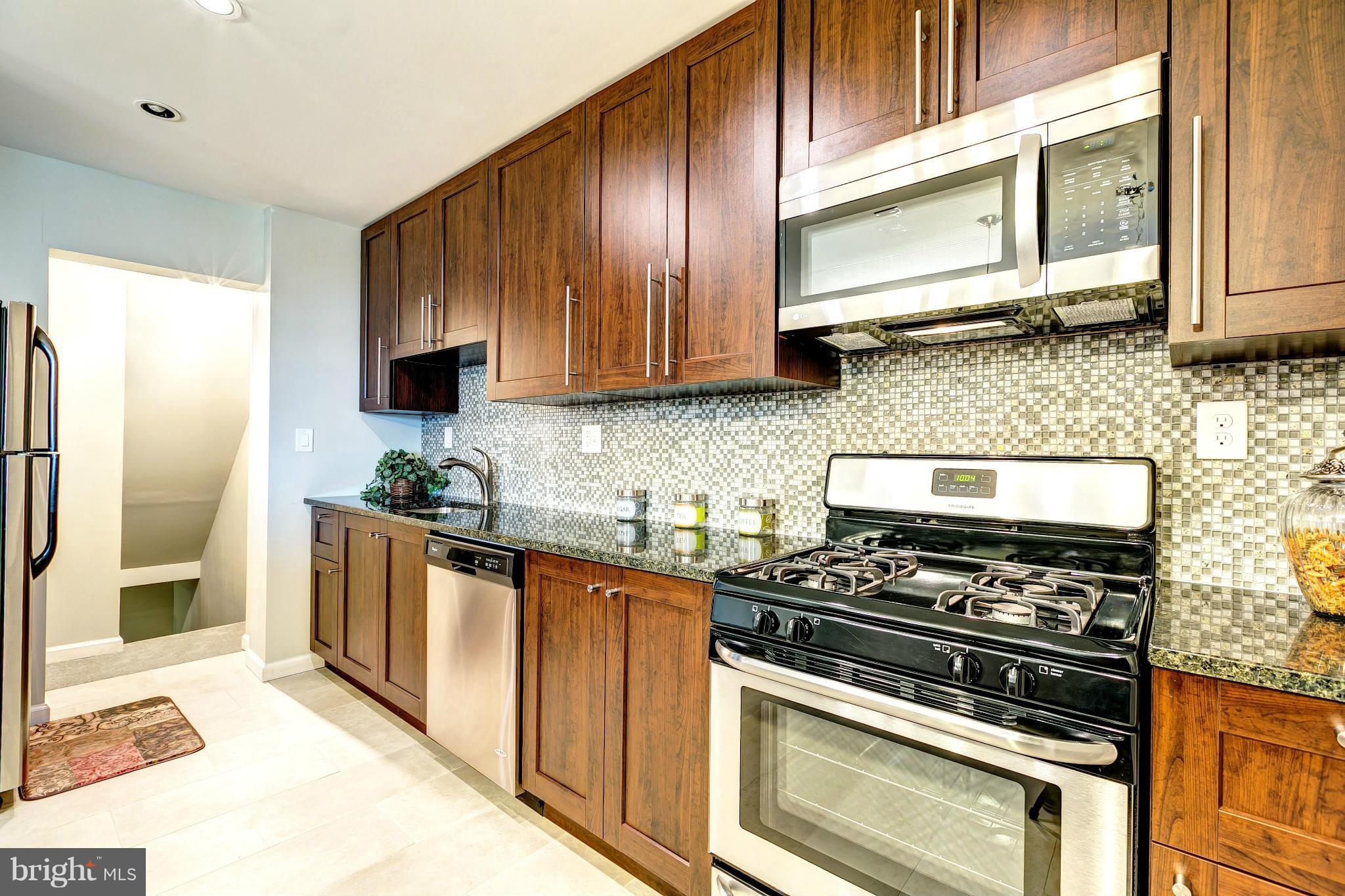 5632 Arnhem Road Baltimore, MD 21206 - Photo 11 of 30 Beautiful Granite Counter-Tops