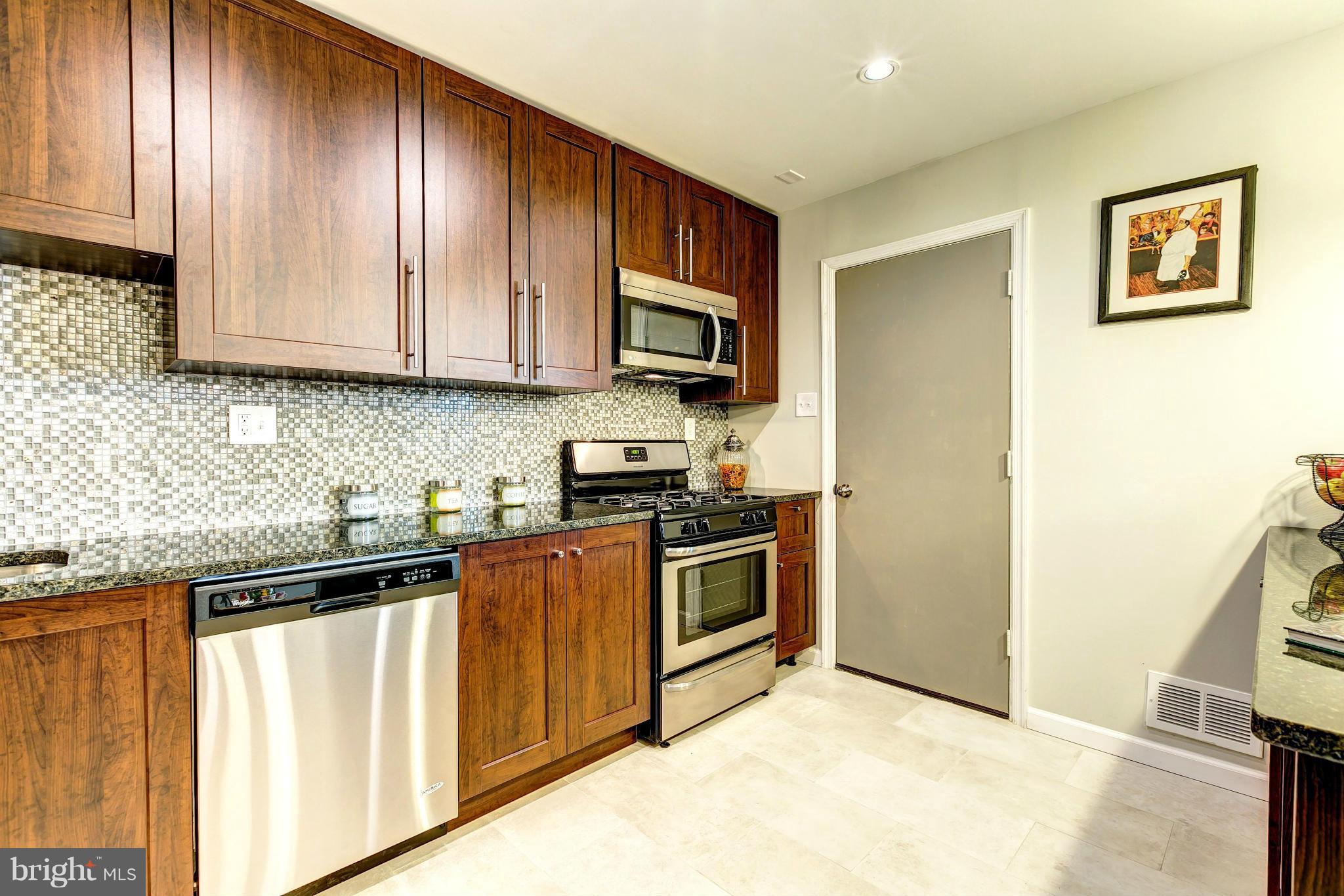 5632 Arnhem Road Baltimore, MD 21206 - Photo 9 of 30 Made-To-Order Cabinets