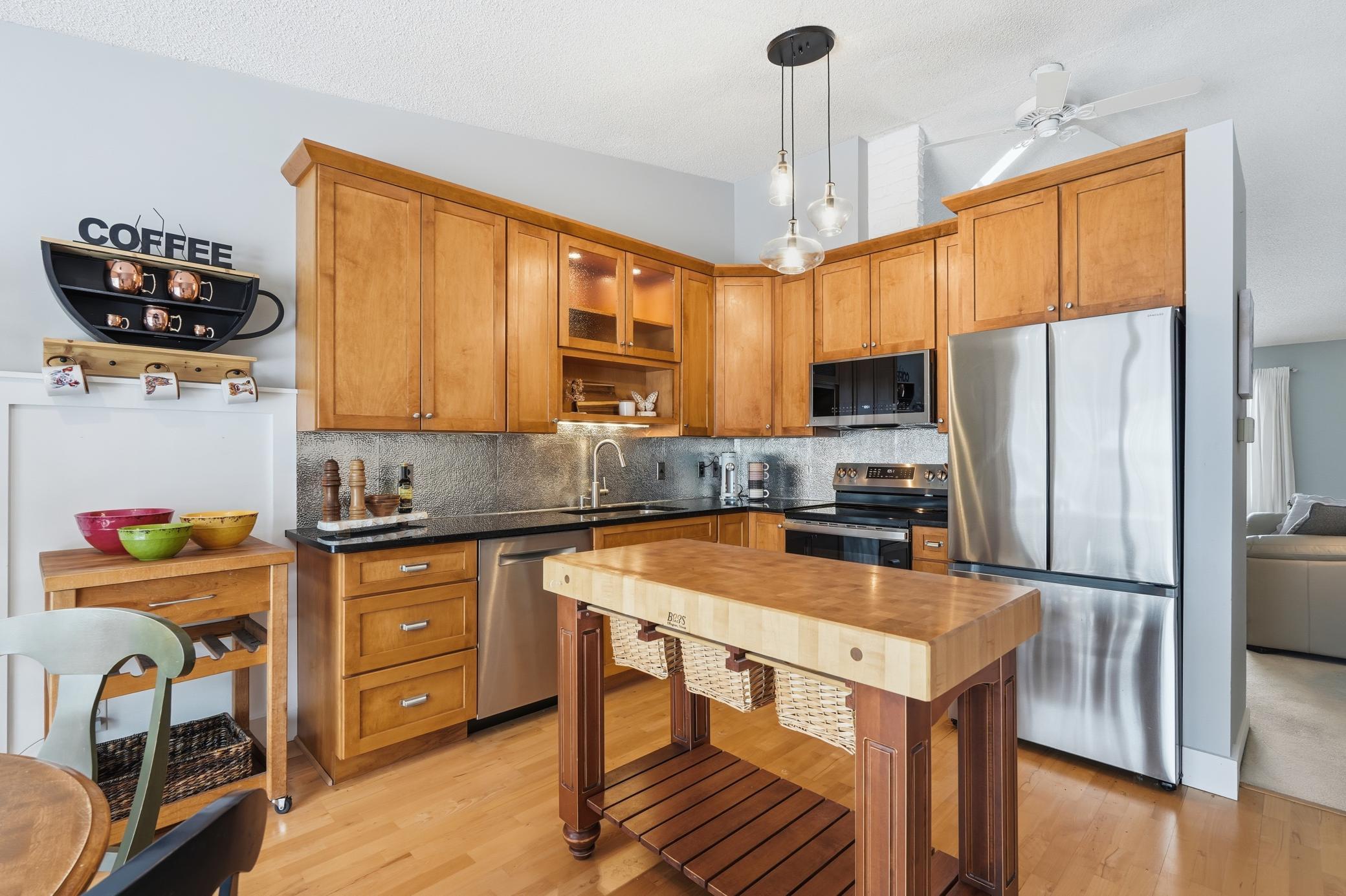 1396 Arden View Drive St. Paul, MN 55112 - Photo 11 of 30