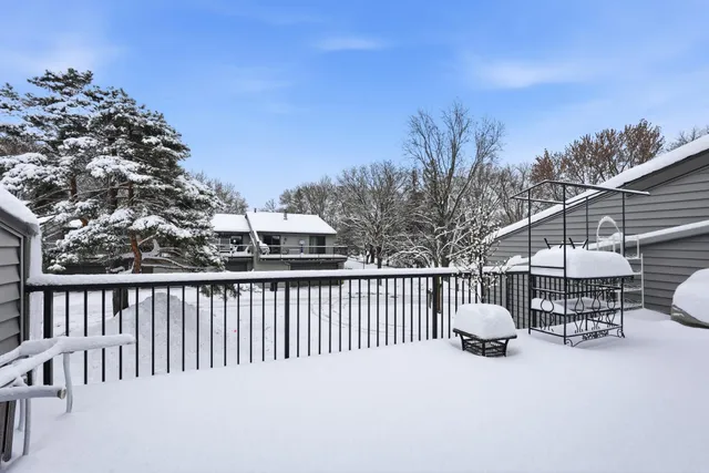 $315,000 | 1396 Arden View Drive, Arden Hills, MN 55112