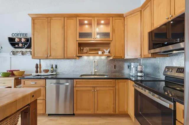 $315,000 | 1396 Arden View Drive, Arden Hills, MN 55112