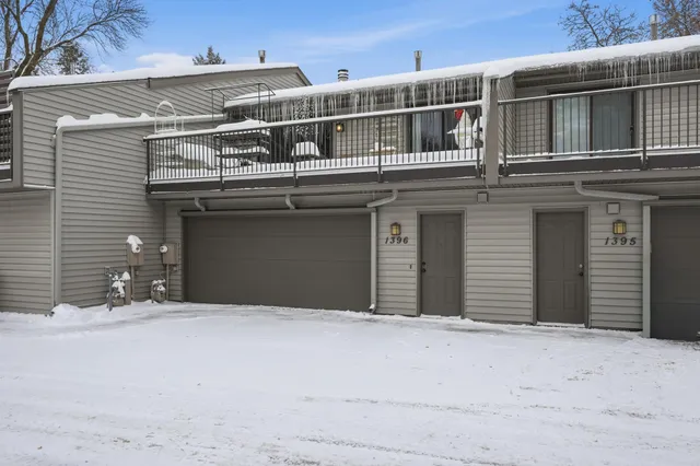 $315,000 | 1396 Arden View Drive, Arden Hills, MN 55112