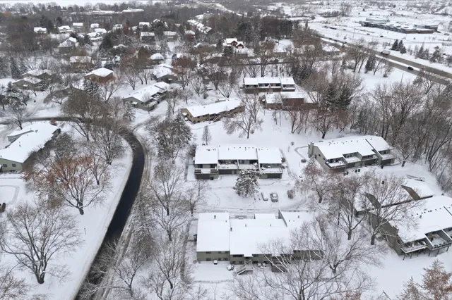 $315,000 | 1396 Arden View Drive, Arden Hills, MN 55112