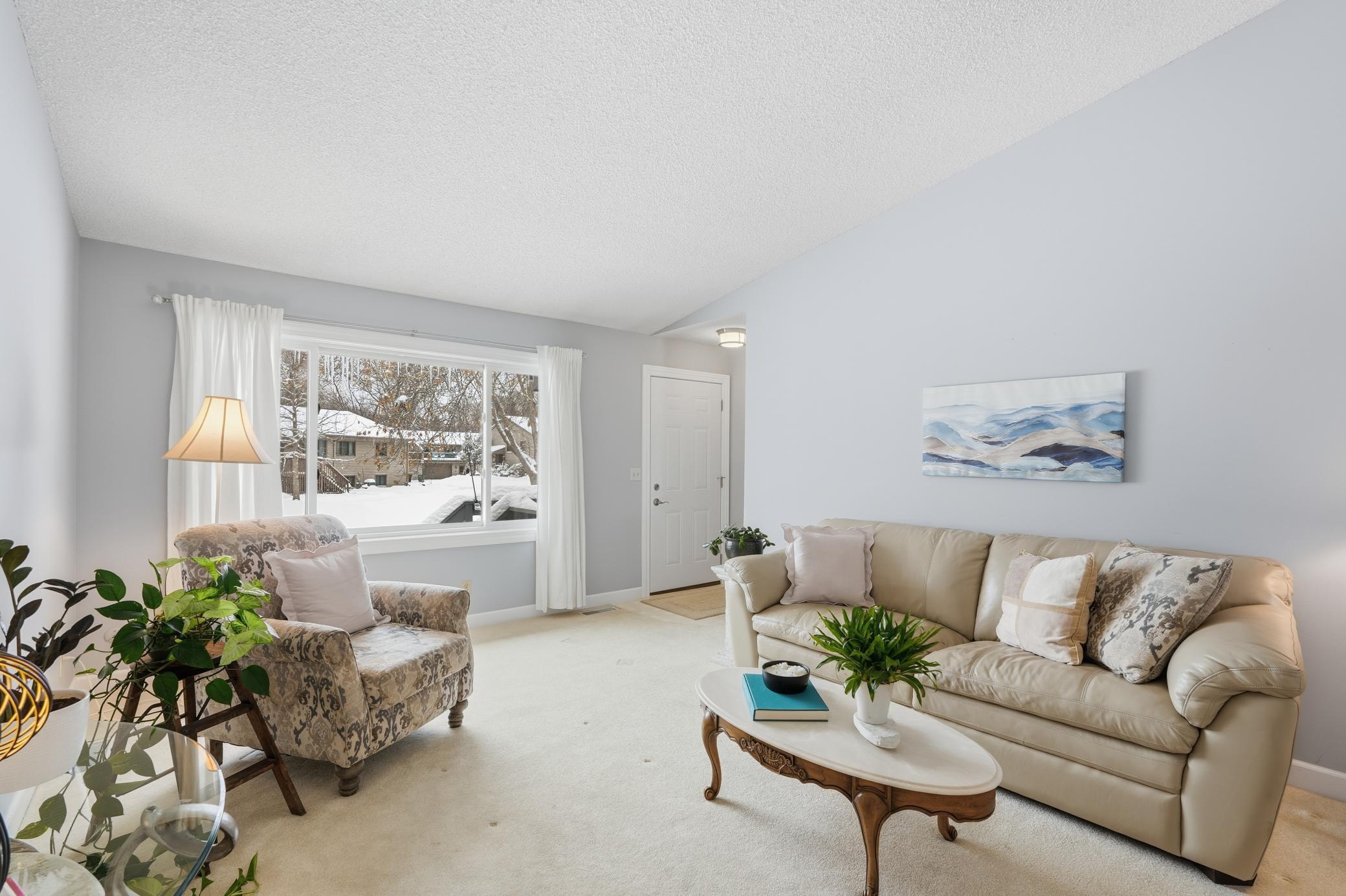 1396 Arden View Drive St. Paul, MN 55112 - Photo 6 of 30