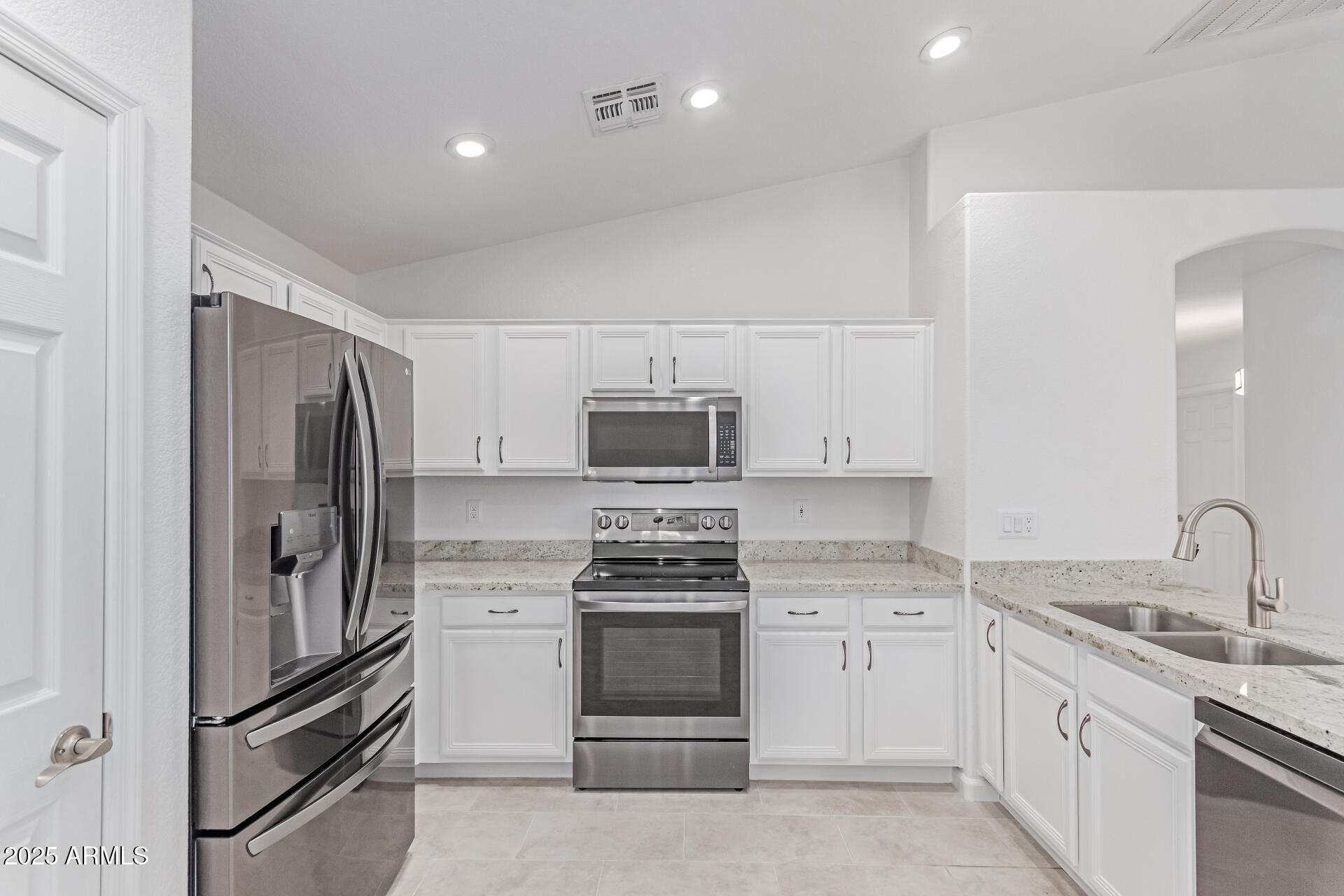 2629 East Beverly Road Phoenix, AZ 85042 - Photo 6 of 22 Beverly Road!