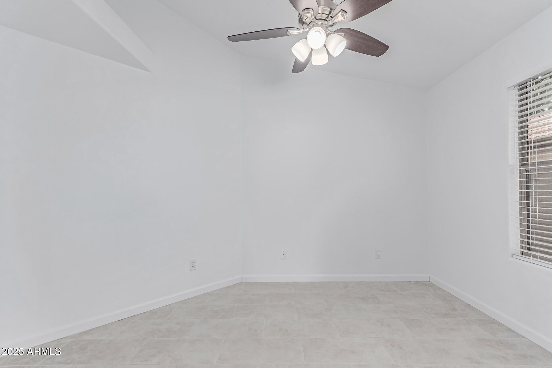 2629 East Beverly Road Phoenix, AZ 85042 - Photo 8 of 22 Beverly Road!