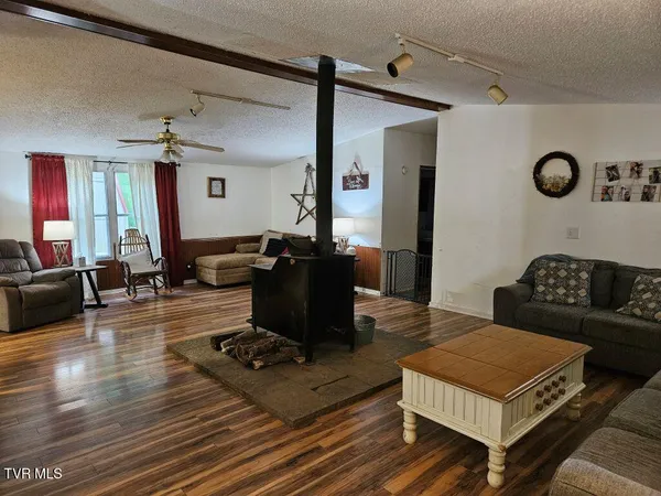 $210,000 | 17508 Dreamers Lane, Glade Spring, VA 24340
