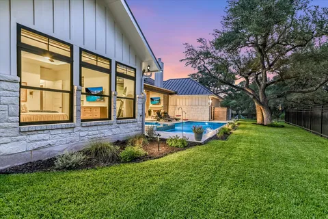 $1,125,000 | 11 Peace Pipe, Wimberley, TX 78676
