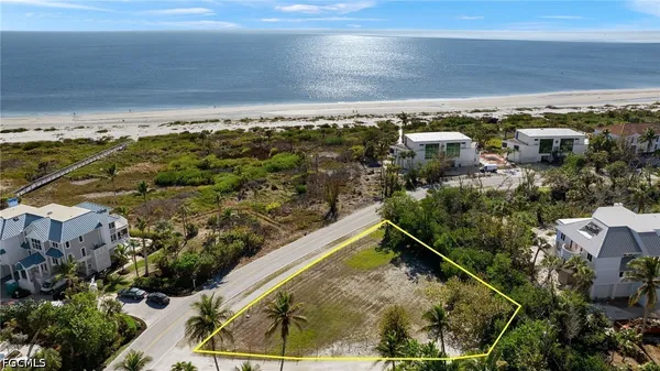 $795,000 | 466 East Gulf Drive, Sanibel, FL 33957