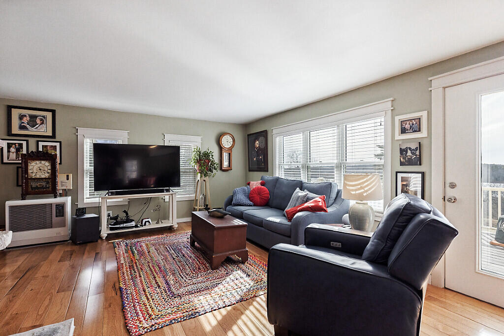 227 Warren Road Pittston, ME 04345 - Photo 13 of 56 24_BP5A9132_DxO_mls