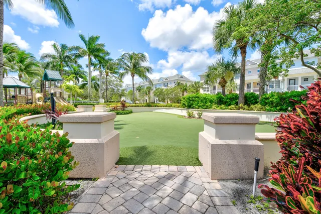 $388,000 | 276 Murcia Drive, Unit 313, Jupiter, FL 33458