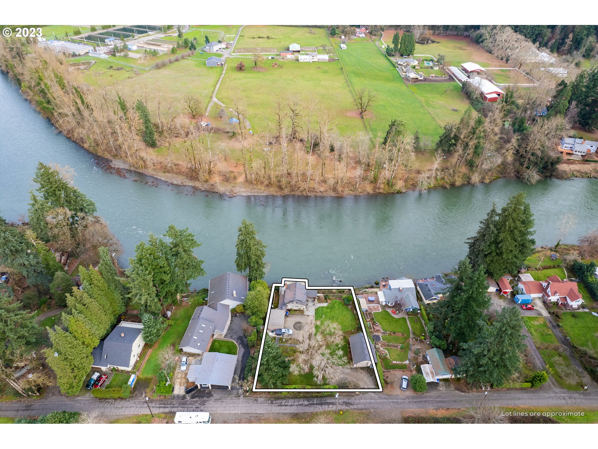 855 Edgewater Road Gladstone, OR 97027 - Photo 39 of 47 Drone View/UAV