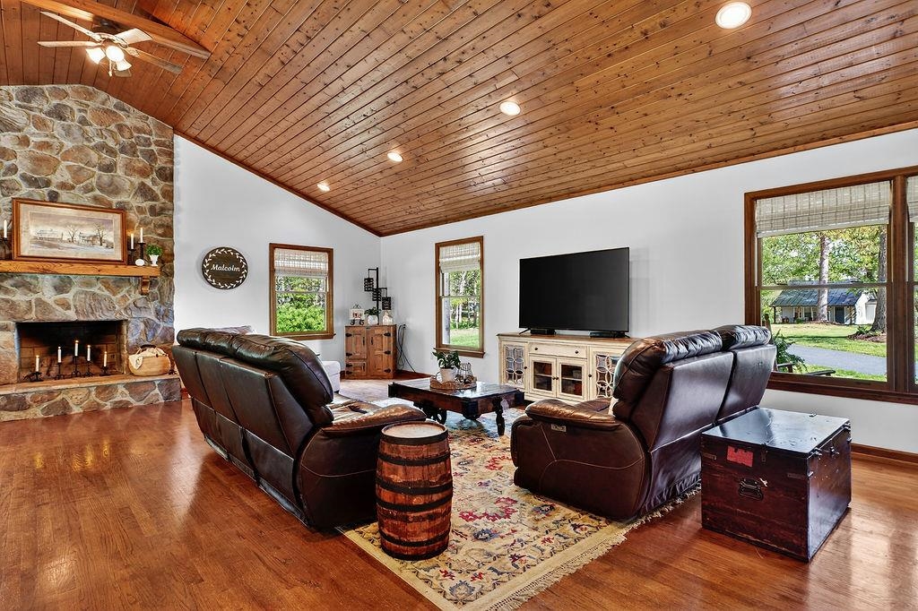 576 Vinegar Hill Road Churchville, VA 24421 - Photo 8 of 53 Gallery Image 8