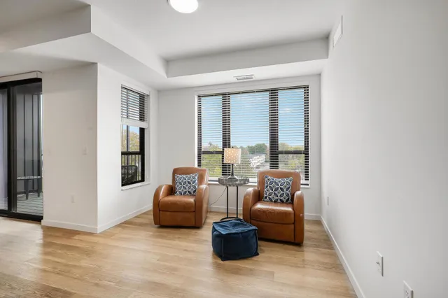 $632,963 | 1948 Wayzata Boulevard, Unit 308, Long Lake, MN 55356