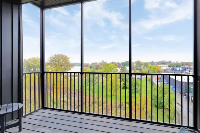 $632,963 | 1948 Wayzata Boulevard, Unit 308, Long Lake, MN 55356