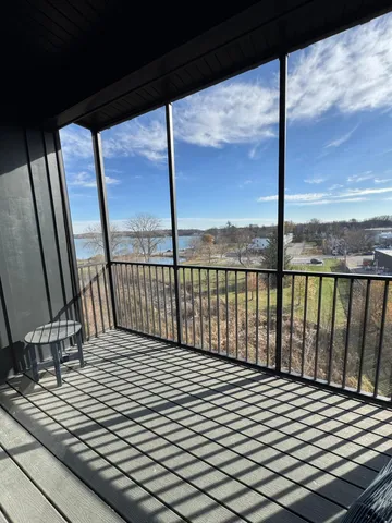 $632,963 | 1948 Wayzata Boulevard, Unit 308, Long Lake, MN 55356