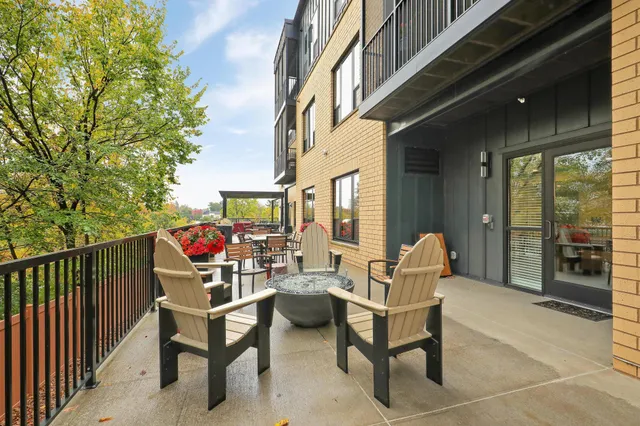 $632,963 | 1948 Wayzata Boulevard, Unit 308, Long Lake, MN 55356