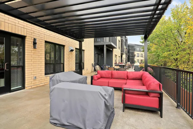 $632,963 | 1948 Wayzata Boulevard, Unit 308, Long Lake, MN 55356