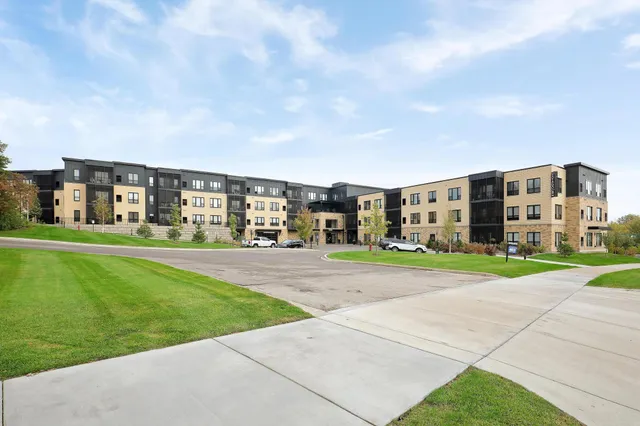 $632,963 | 1948 Wayzata Boulevard, Unit 308, Long Lake, MN 55356