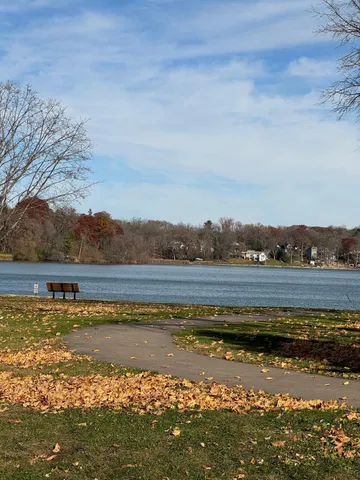 $632,963 | 1948 Wayzata Boulevard, Unit 308, Long Lake, MN 55356