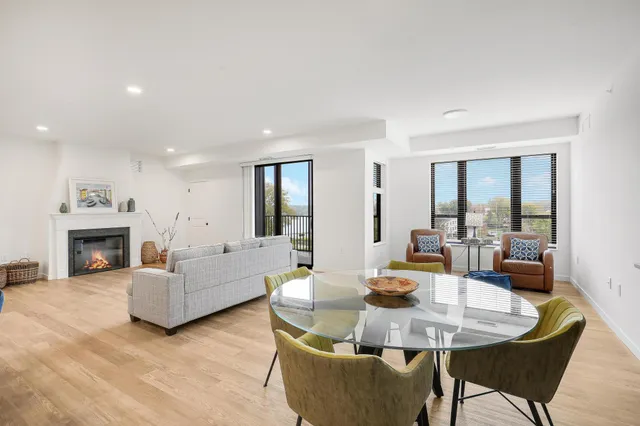 $632,963 | 1948 Wayzata Boulevard, Unit 308, Long Lake, MN 55356