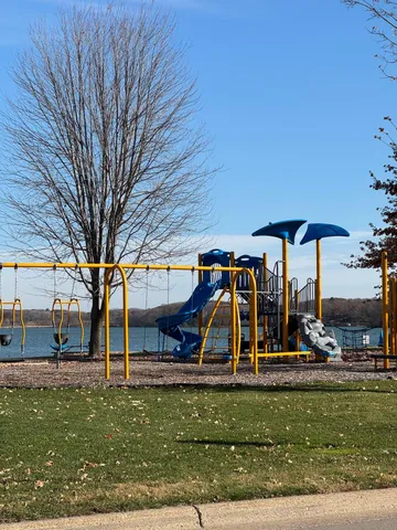 $632,963 | 1948 Wayzata Boulevard, Unit 308, Long Lake, MN 55356