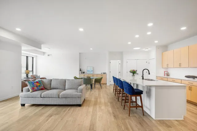 $632,963 | 1948 Wayzata Boulevard, Unit 308, Long Lake, MN 55356