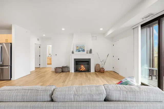 $632,963 | 1948 Wayzata Boulevard, Unit 308, Long Lake, MN 55356