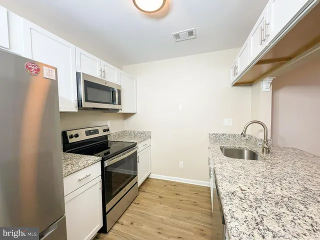 $2,300 | 13405 Shady Knoll Drive, Silver Spring, MD 20904