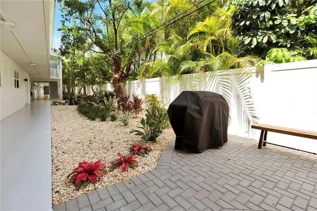 $272,500 | 1439 South Ocean Boulevard, Unit 215, Pompano Beach, FL 33062