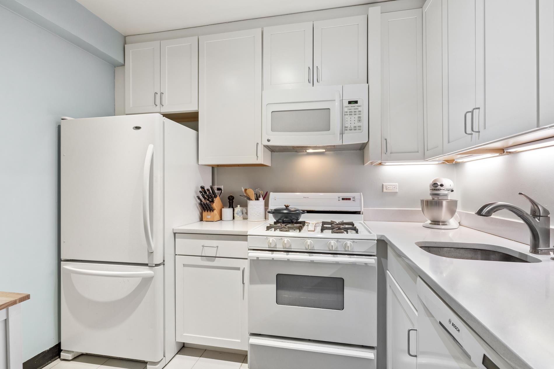255 West 85th Street, Unit 5A Manhattan, NY 10024 - Photo 4 of 12 Kitchen