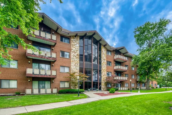 $199,900 | 2311 183rd Street, Unit 308, Homewood, IL 60430
