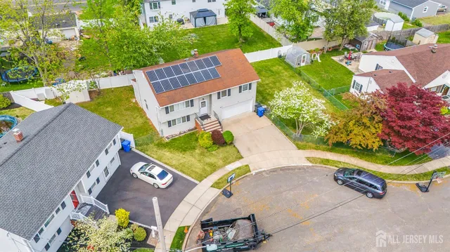 $759,000 | 14 Bonnie Lane, Colonia, NJ 07067