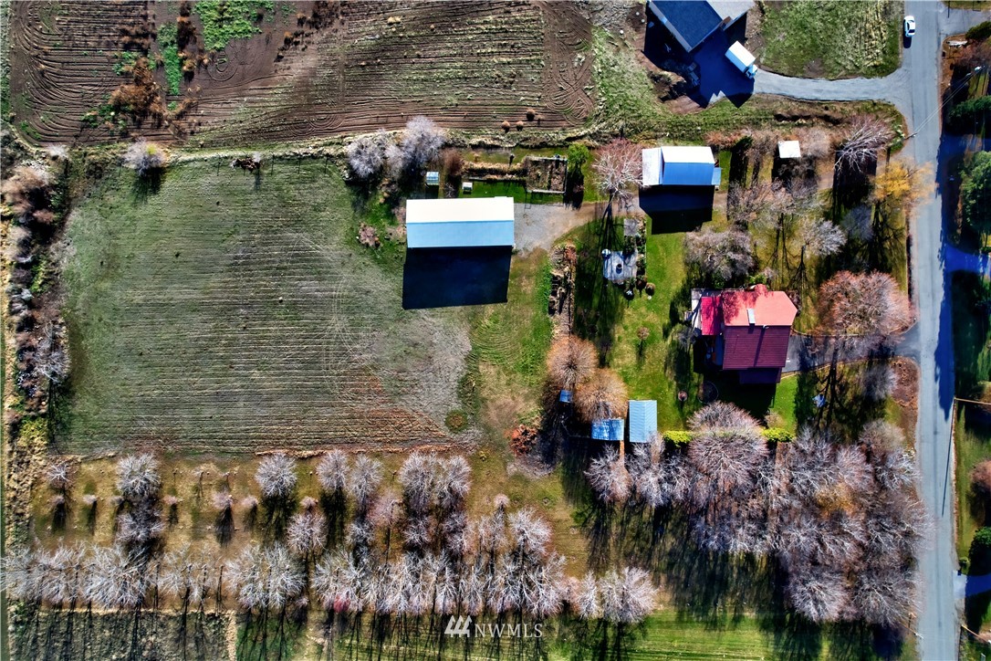 78 Woods Road Omak, WA 98841 - Photo 5 of 40 a aerial view of a house with a yard