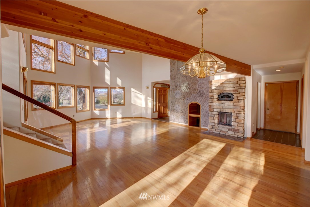 78 Woods Road Omak, WA 98841 - Photo 7 of 40 a view of a living room with a large window
