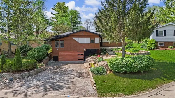 $385,000 | 2 Walton Place, Normal, IL 61761