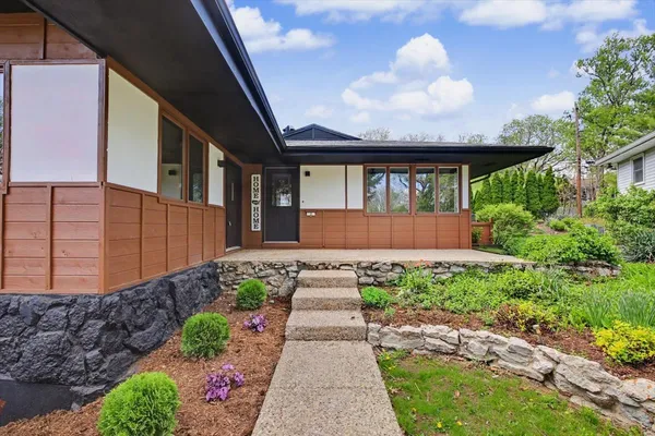 $395,000 | 2 Walton Place, Normal, IL 61761