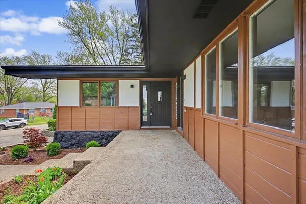 $395,000 | 2 Walton Place, Normal, IL 61761