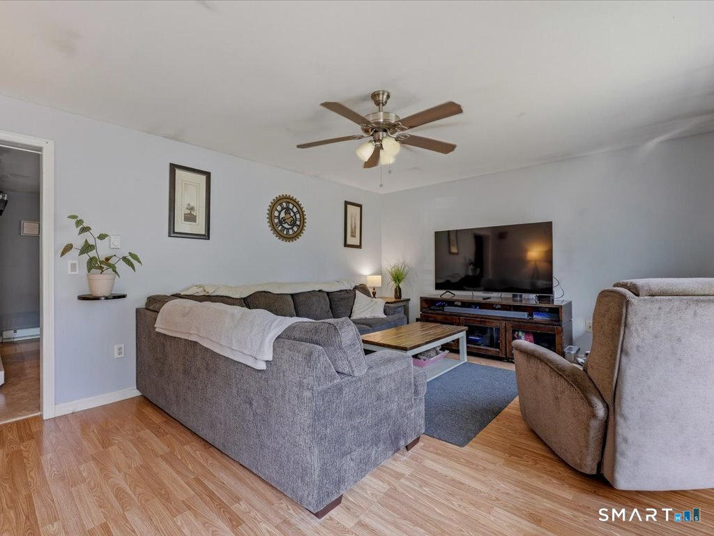 39 Glezen Street Norwich, CT 06360 - Photo 6 of 27