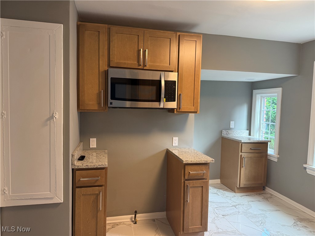 3698 Normandy Road Cleveland, OH 44120 - Photo 7 of 50 1st floor kichen