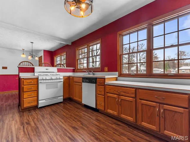 $236,900 | 226 South 9th Street, East Alton, IL 62024