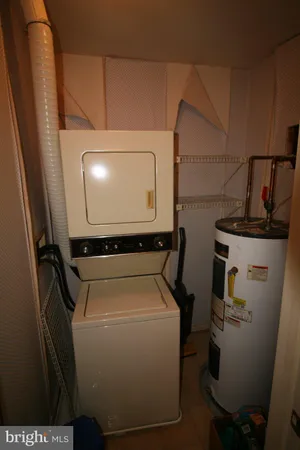 $319,000 | 7718 Lafayette Forest Drive, Unit 24, Annandale, VA 22003