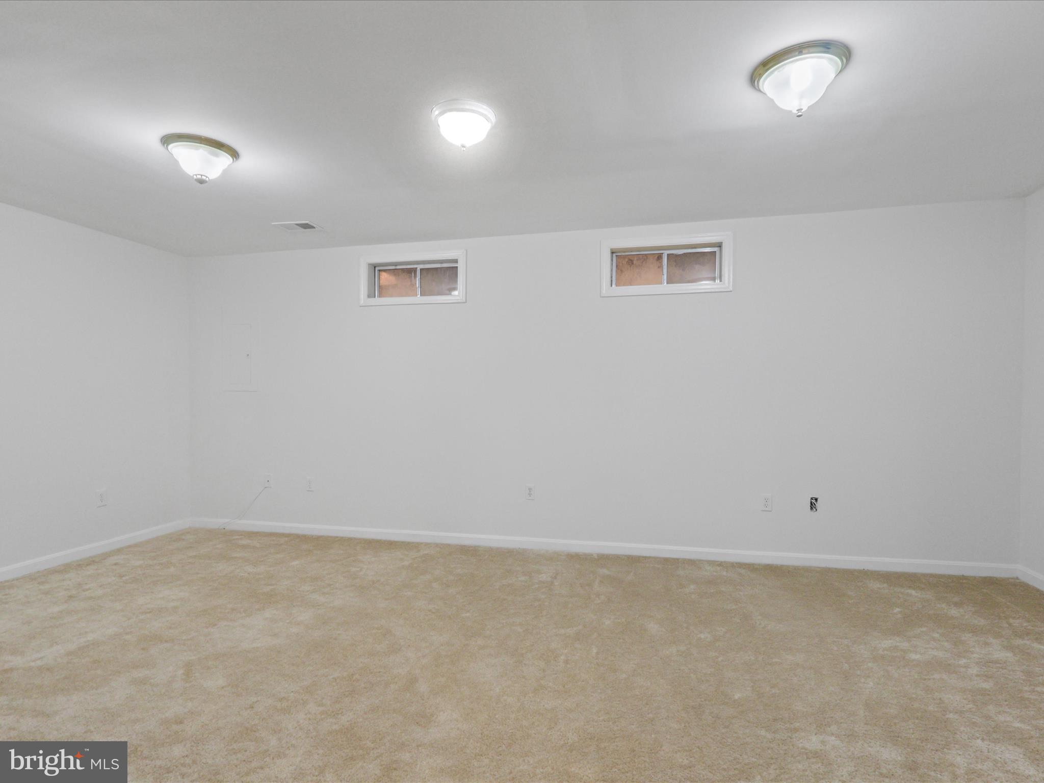 7700 Shadowcreek Terrace Springfield, VA 22153 - Photo 17 of 44 an empty room with a fan
