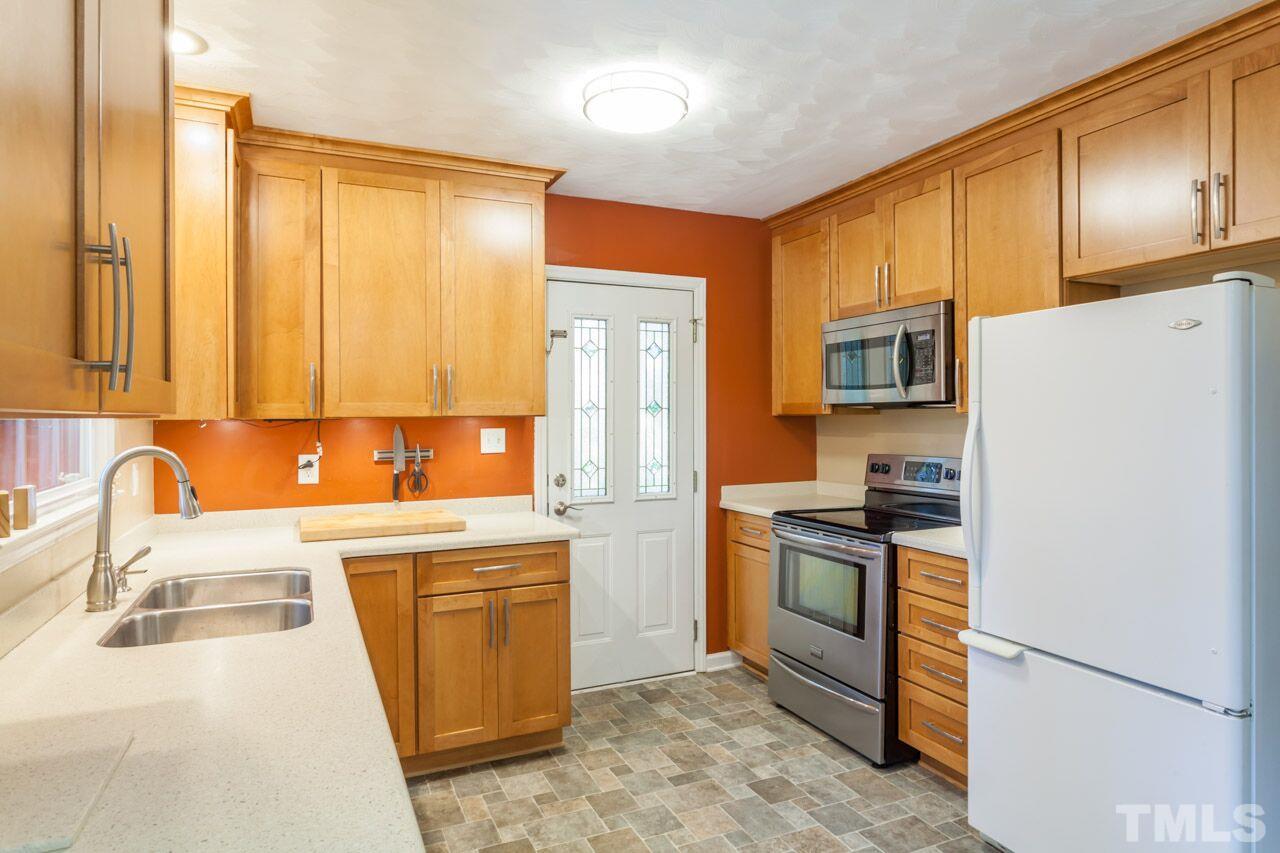 1352 Swallow Drive Raleigh, NC 27606 - Photo 5 of 25 Gallery Image 5