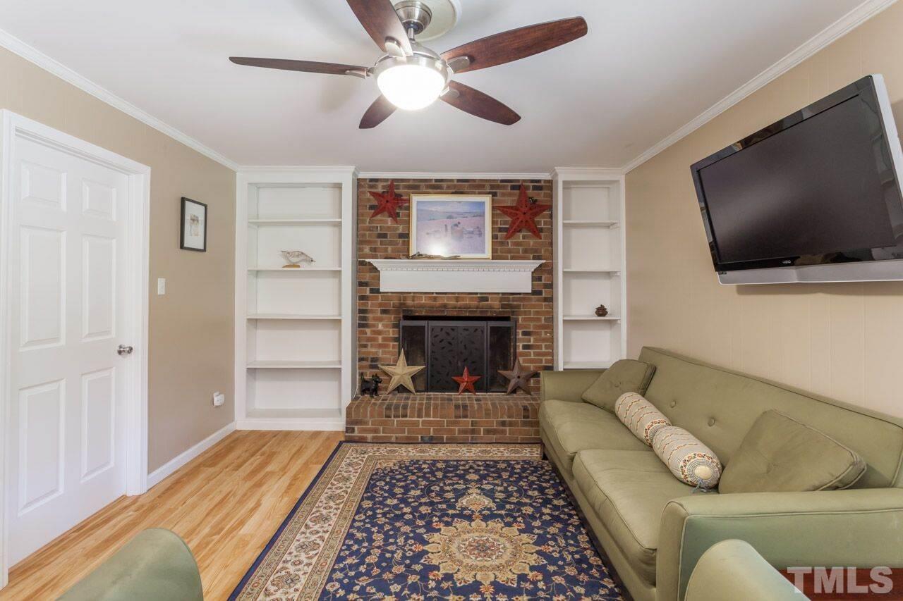 1352 Swallow Drive Raleigh, NC 27606 - Photo 9 of 25 Gallery Image 9