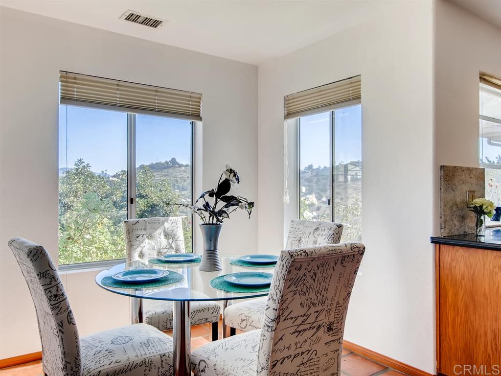 3786 Foxglove Lane Fallbrook, CA 92028 - Photo 9 of 25