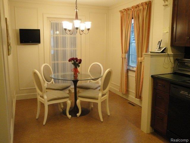 1620 Prestwick Road Grosse Pointe, MI 48236 - Photo 9 of 14 Kitchen Dining Area