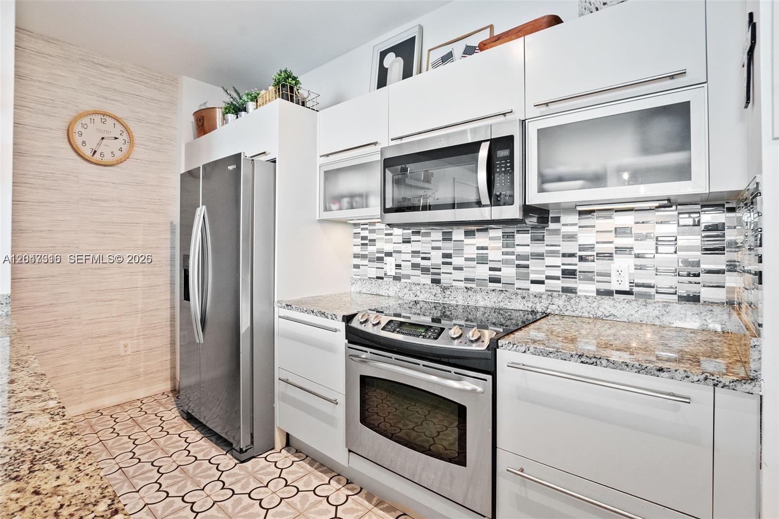 951 Brickell Avenue, Unit 3207 Miami, FL 33131 - Photo 5 of 18