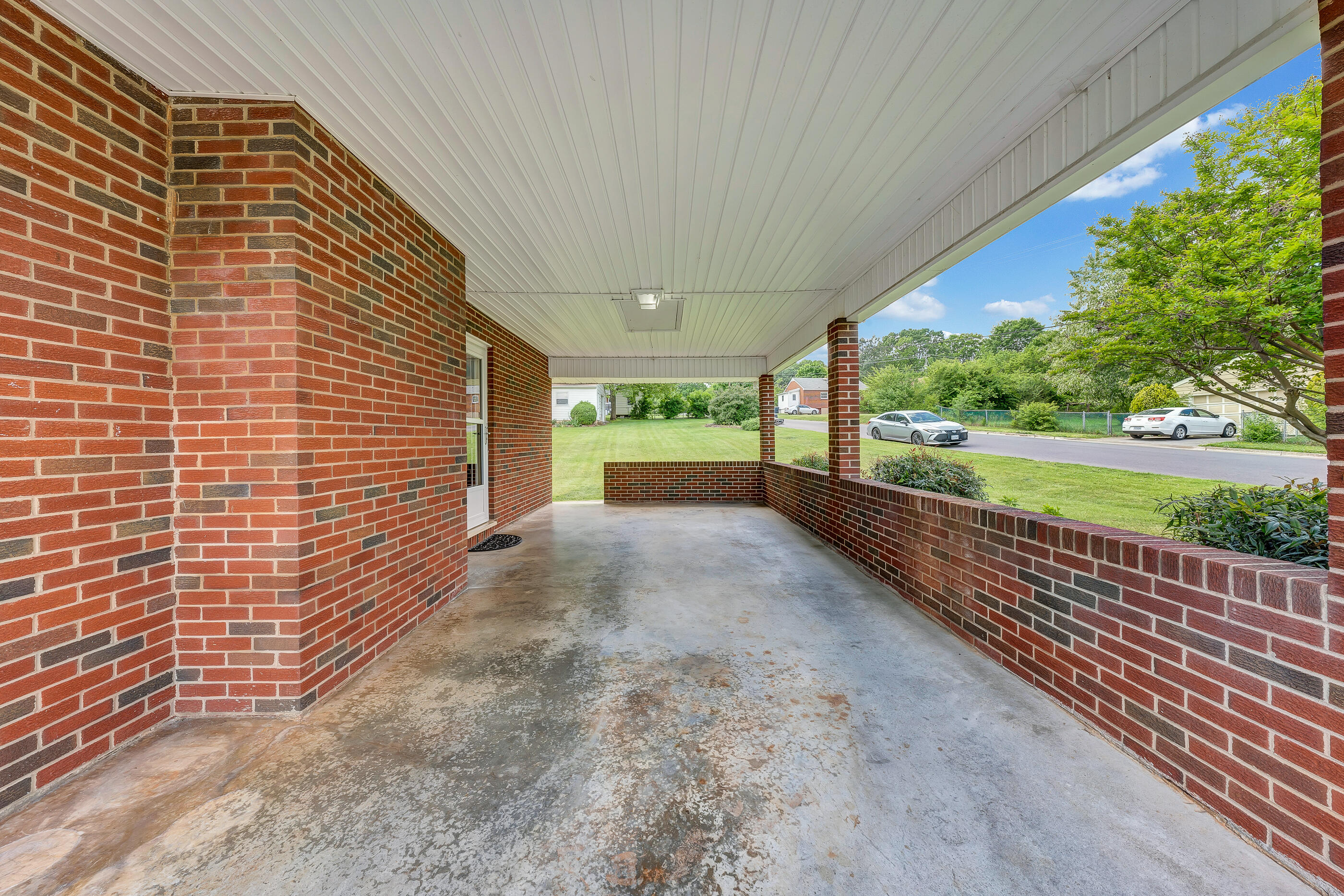 4616 Florist Road Roanoke, VA 24012 - Photo 28 of 35 Rapid Imagery-329