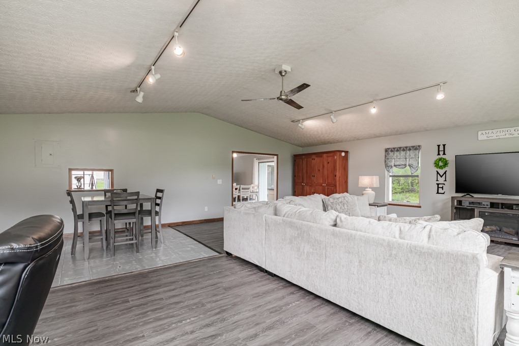 977 Hickory Road Heath, OH 43056 - Photo 14 of 24 Gallery Image 14